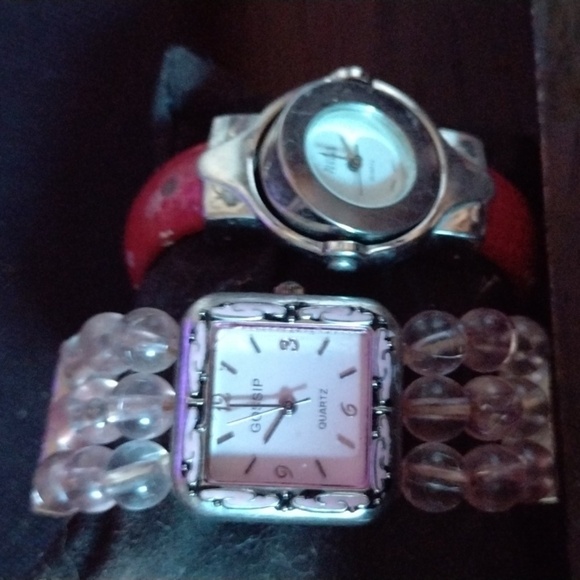 Ladies watch pair - Picture 1 of 2